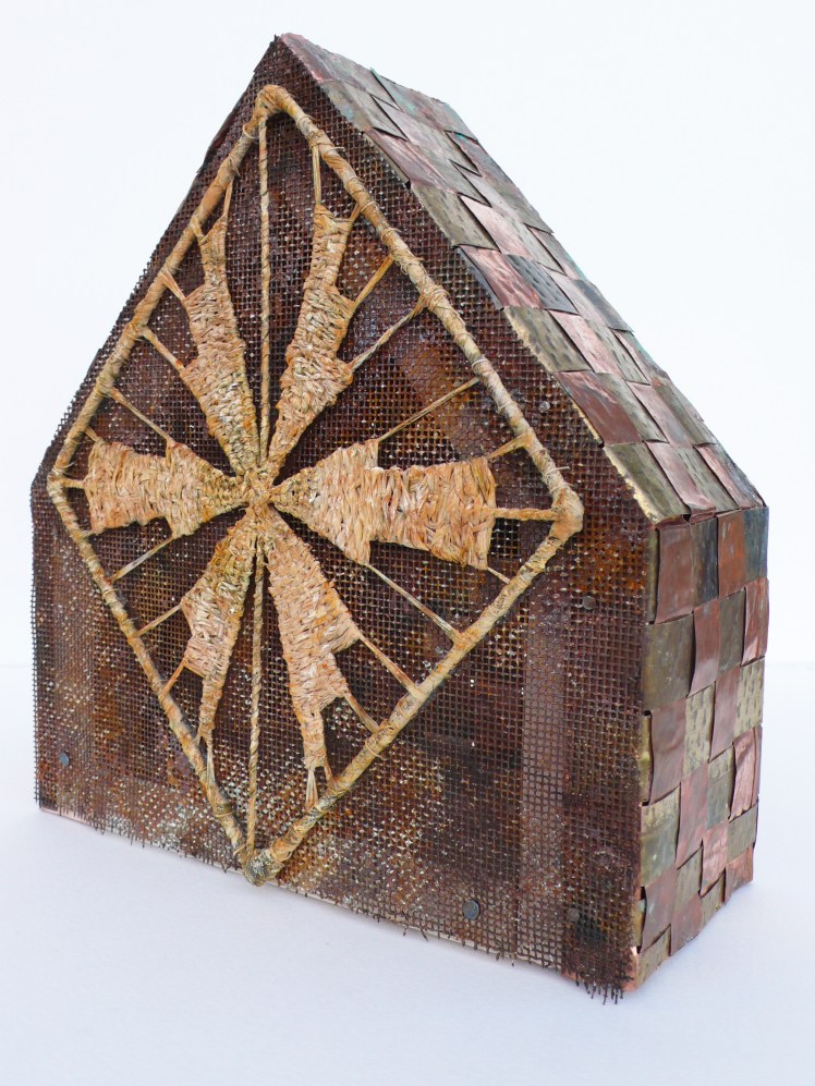 Goldring inhabit a front